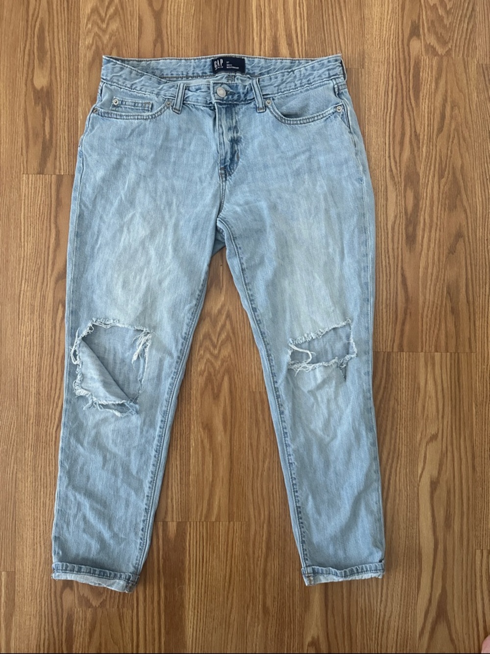GAP Women's Light Wash Boyfriend Jeans with Knee Rips